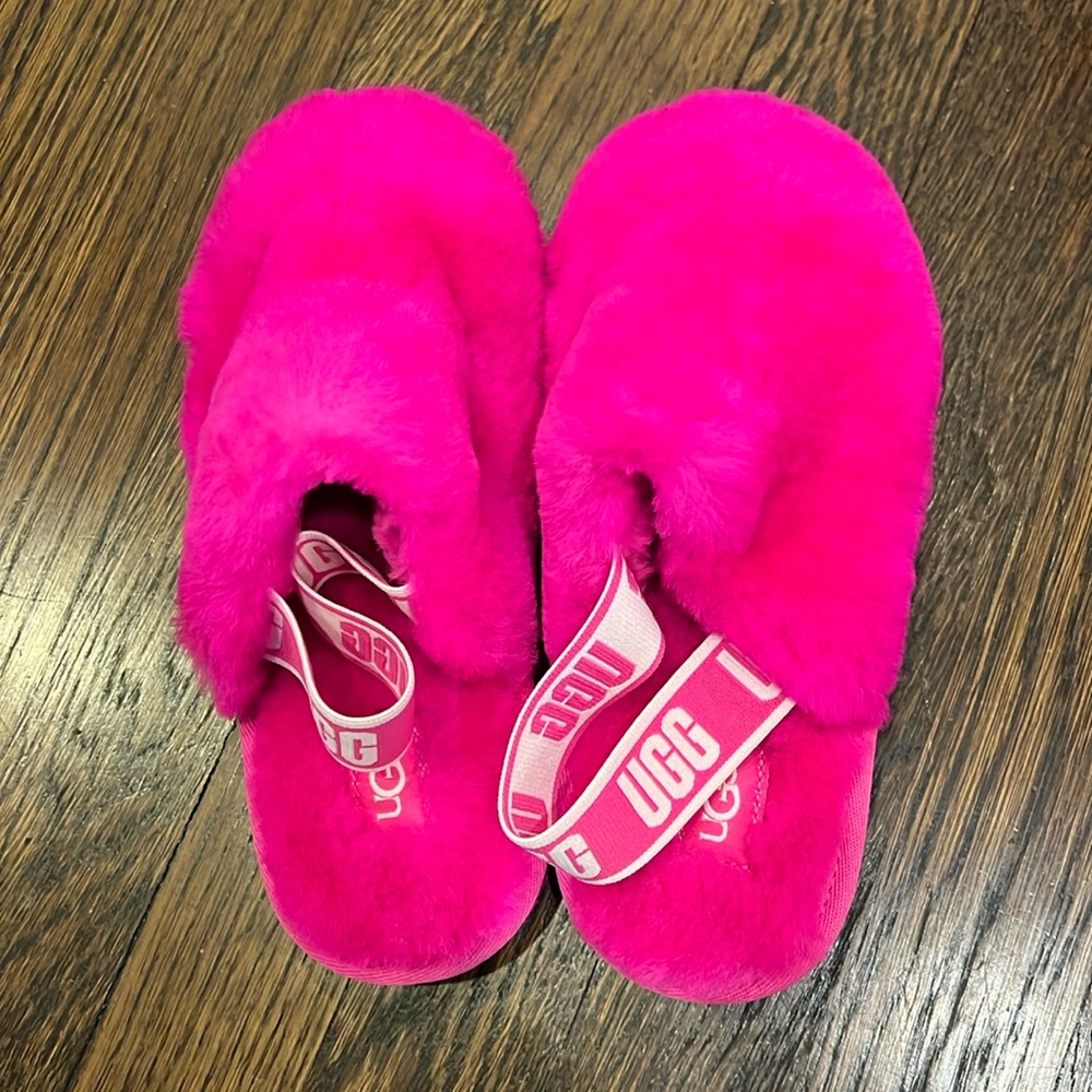 Barely worn uggs fur slippers